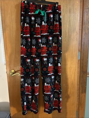 Juniors Black Snoopy Holiday Pajama Pants
